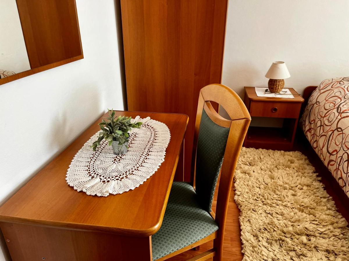 Apartments Maricic Banjol Exterior photo