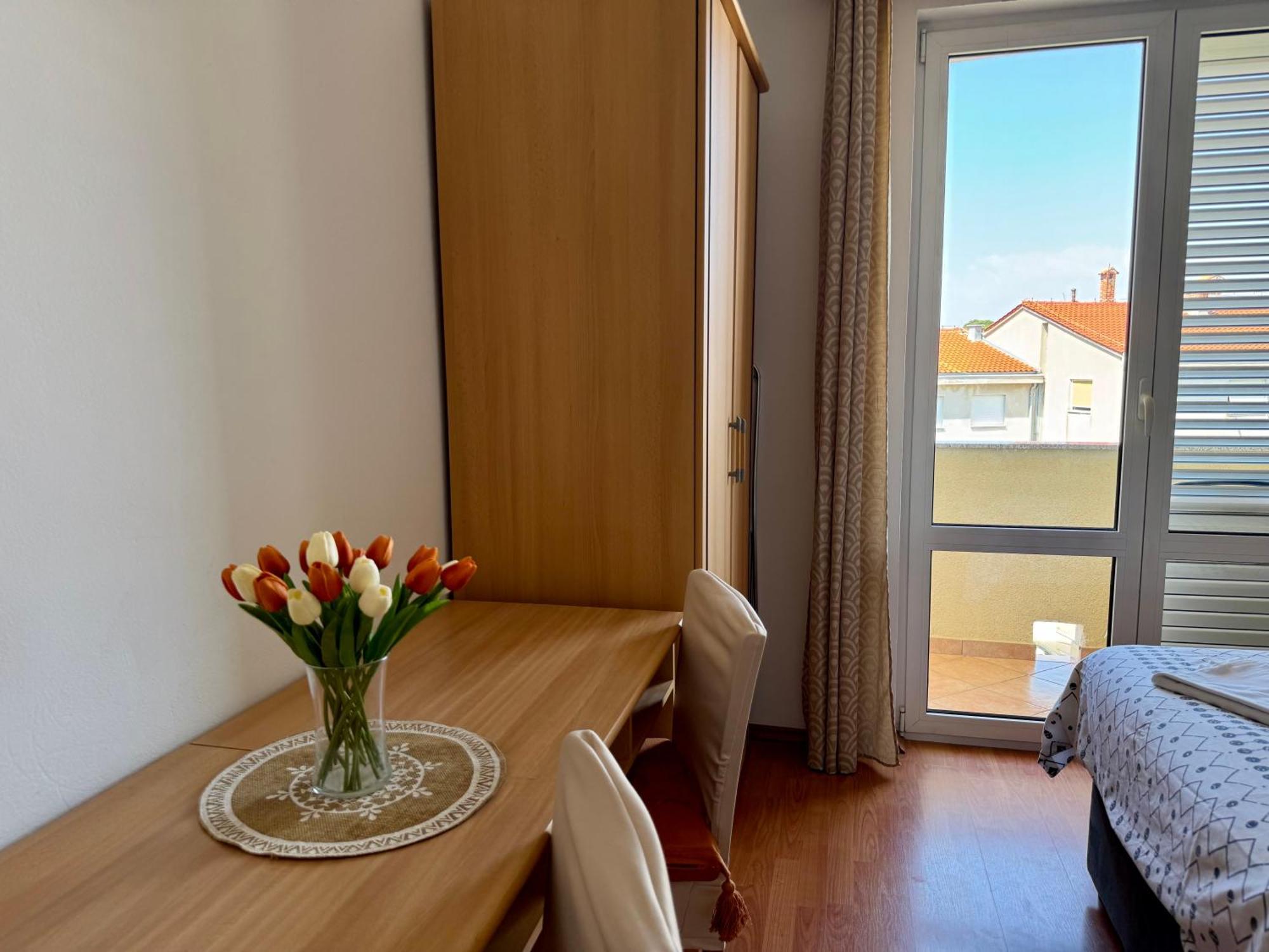 Apartments Maricic Banjol Exterior photo