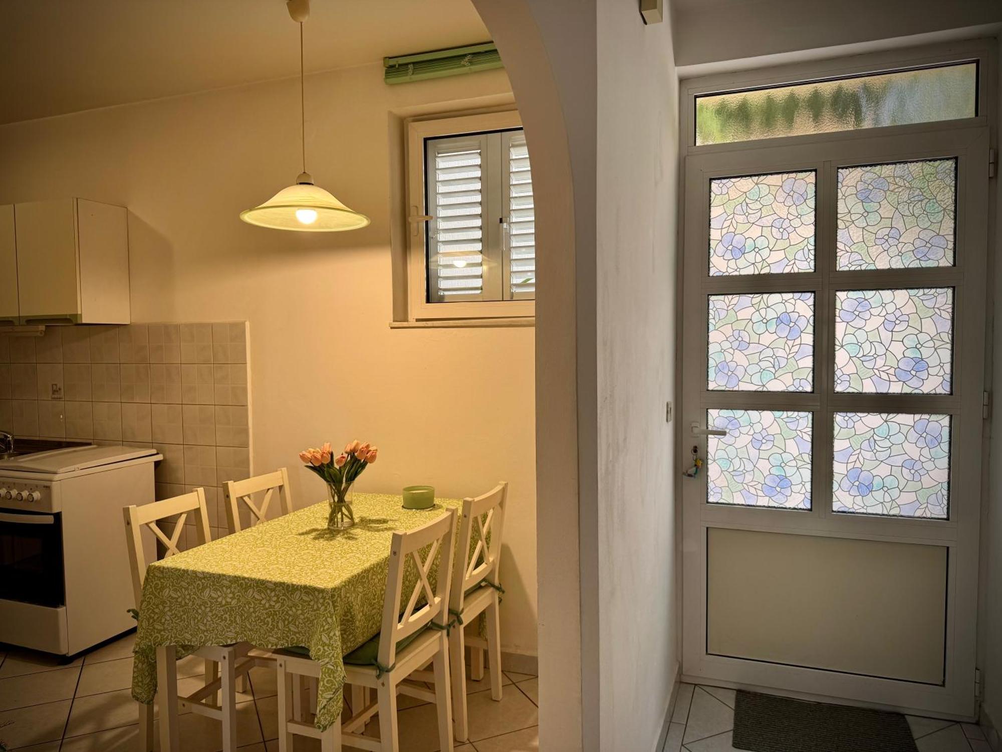 Apartments Maricic Banjol Exterior photo
