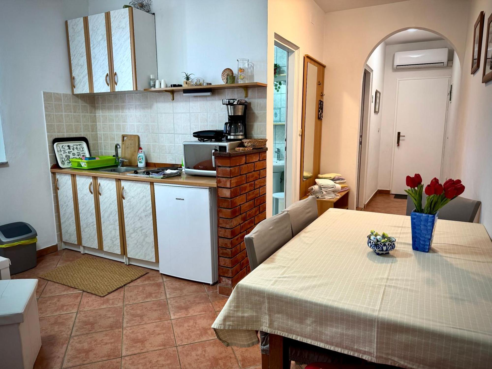 Apartments Maricic Banjol Exterior photo
